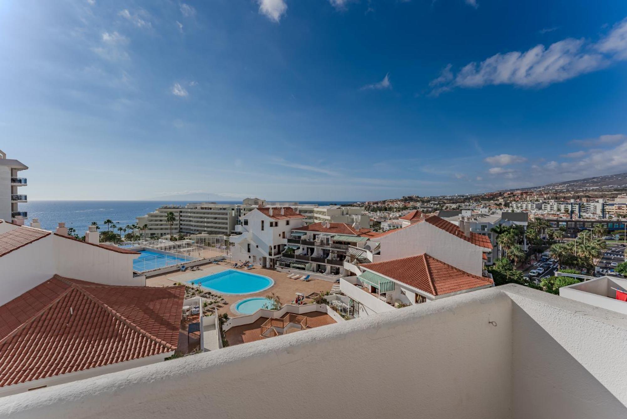 Ocean View Apartments In Park Royal I アデヘ エクステリア 写真